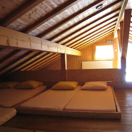 Vandrarhem Dortoir Moubra *