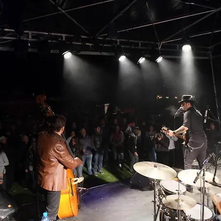 ホステル Dortoir Moubra クラン